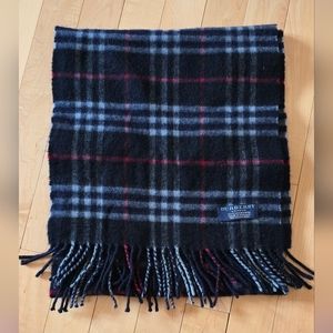 VGUV Burberry 100% Cashmere navy scarf